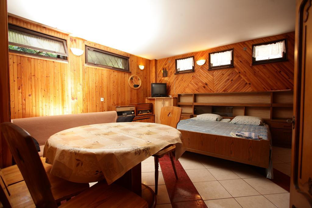 Vila Pas Justina Паланга Екстериор снимка